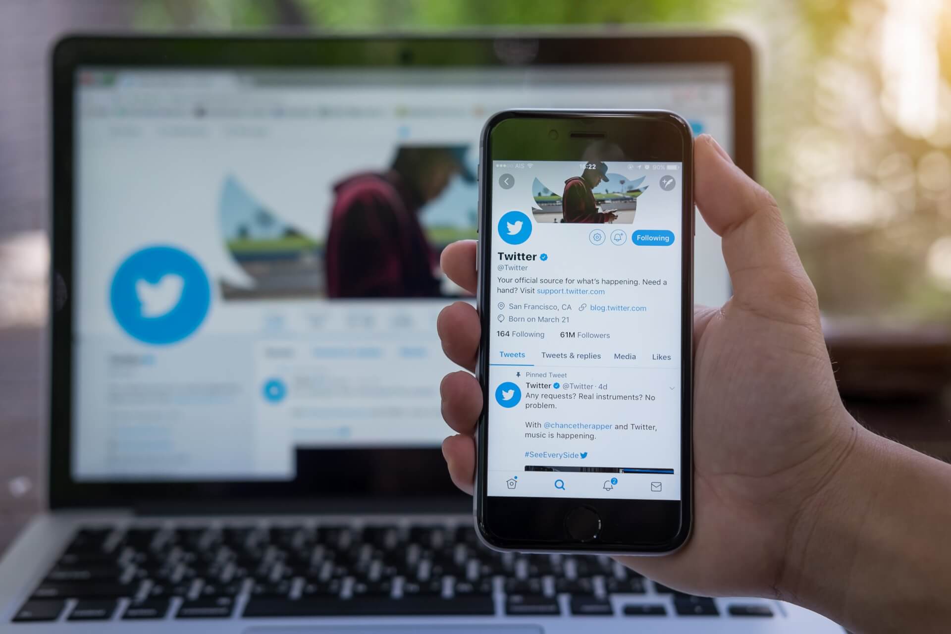 If you work with a young target audience, try to promote your online store on Twitter in 2020