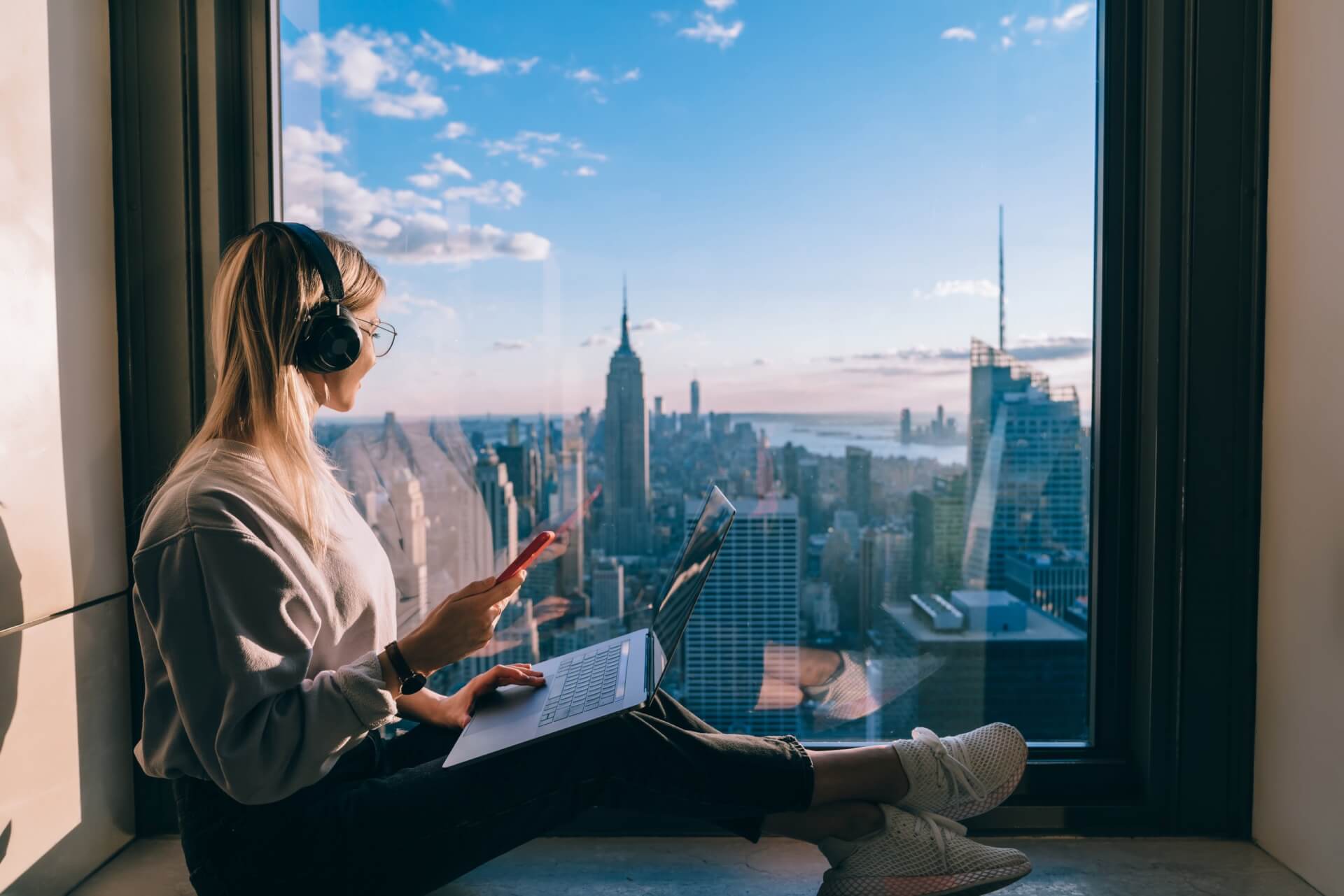 Are you an expert in some field? Share your experience with people and be a freelancer!