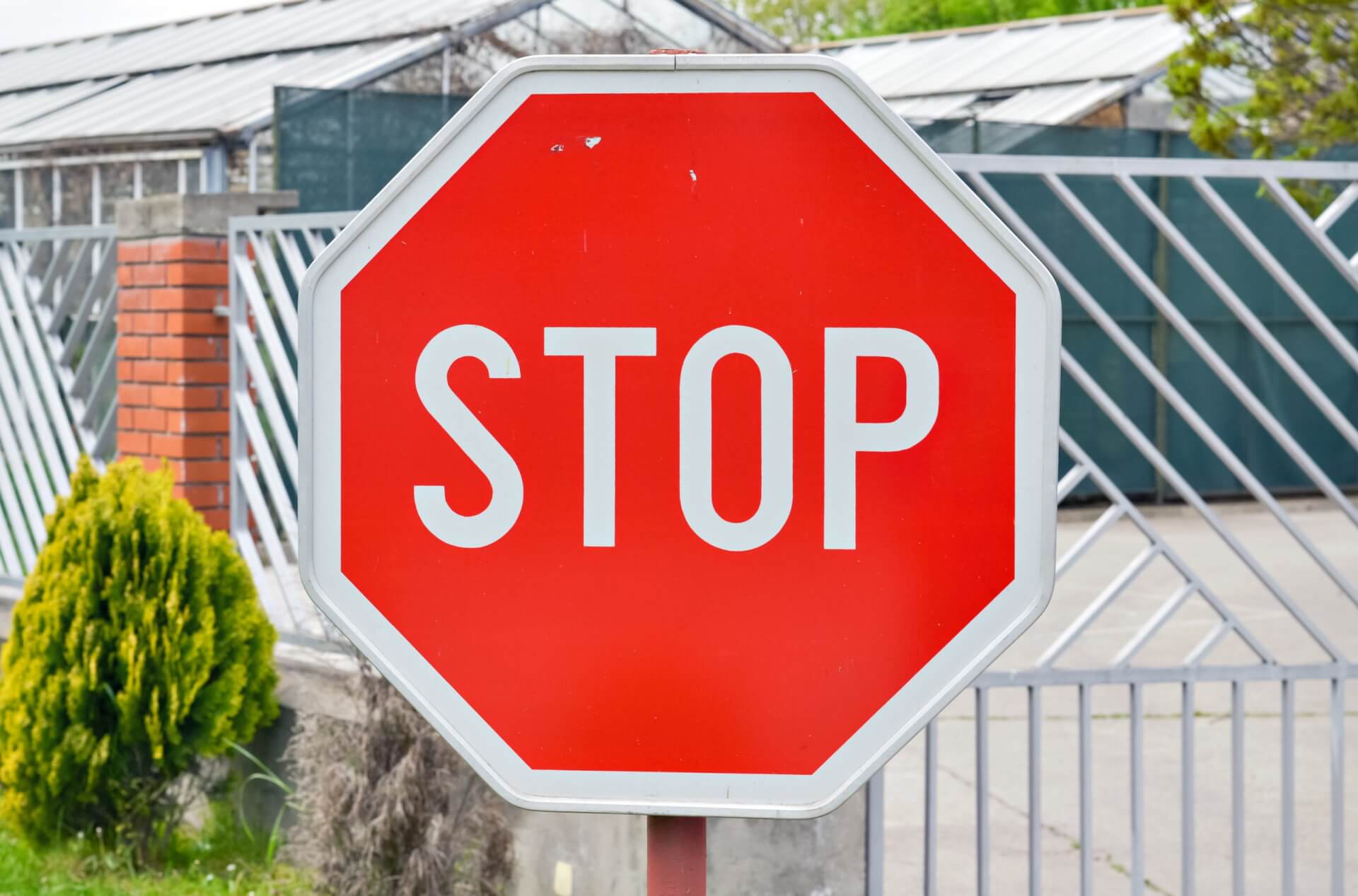 Facebook is one of the best social networks to promote your business. You should use it carefully to avoid banning. Make sure you know all the reasons for blocking from this list.